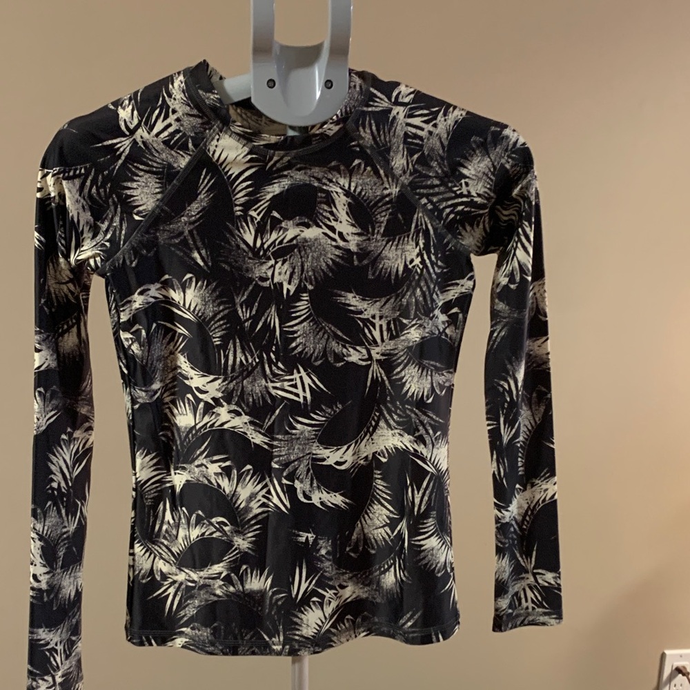 Billabong Black and Cream Patterned Long Sleeve Top Women's Size Medium